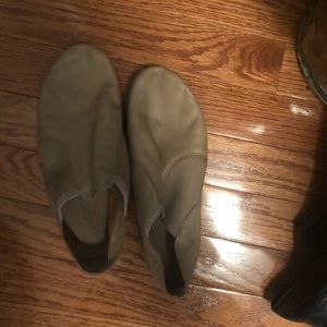 Size 7 jazz shoes